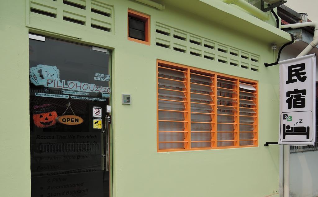 The Pillohouzzze Hotel Malacca Bagian luar foto