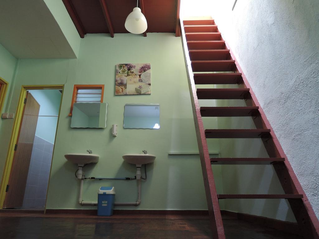The Pillohouzzze Hotel Malacca Bagian luar foto