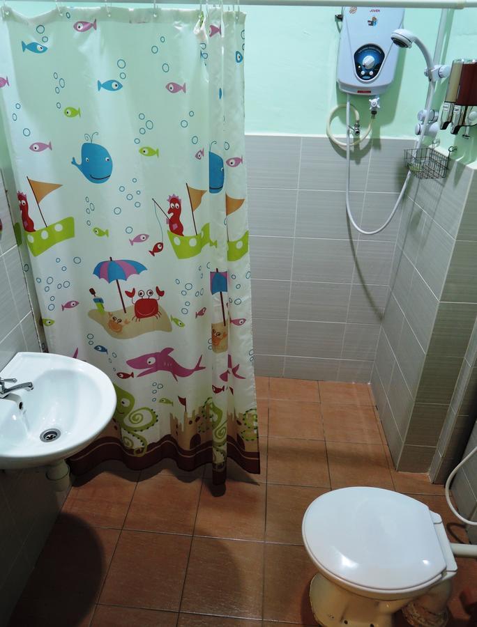 The Pillohouzzze Hotel Malacca Bagian luar foto